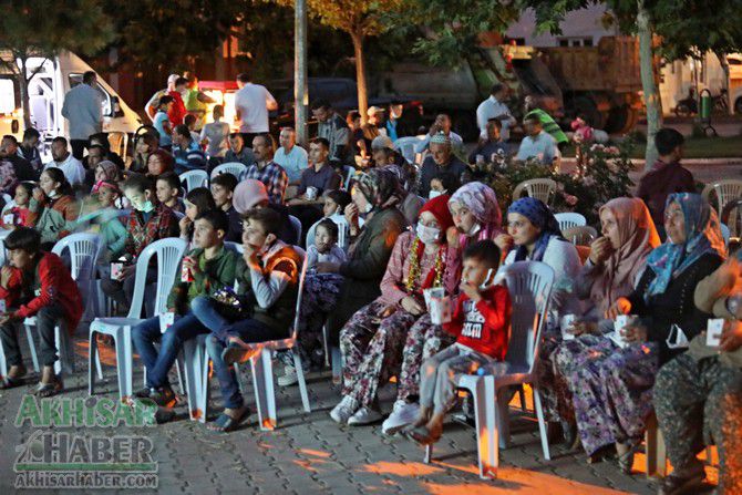 dagdere’de-ilk-kez-acik-hava-sinema-etkinligi-duzenlendi-(7).jpg