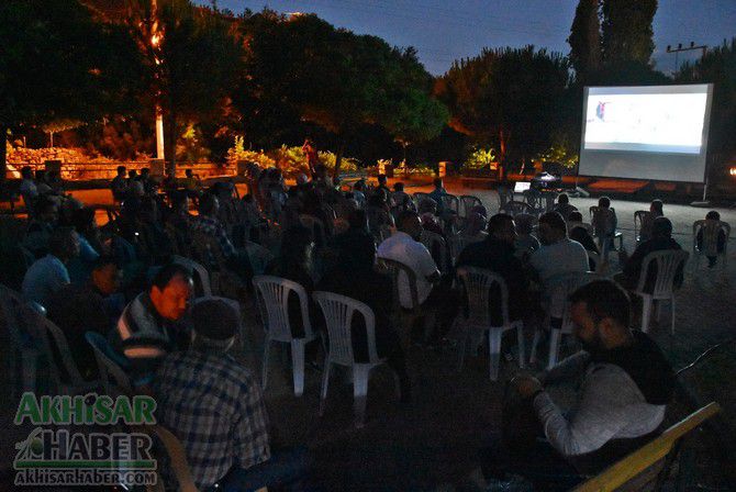 dagdere’de-ilk-kez-acik-hava-sinema-etkinligi-duzenlendi-(9).jpg