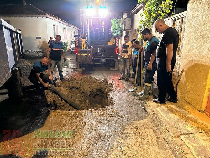 maski’den-akhisar’da-ana-boru-arizasina-aninda-mudahale-(7).jpg