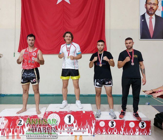 muaythai-buyuk-erkek-75-kg-sampiyonu-baris-askin.jpg