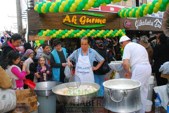 Ak Gurme Hizmete Açıldı