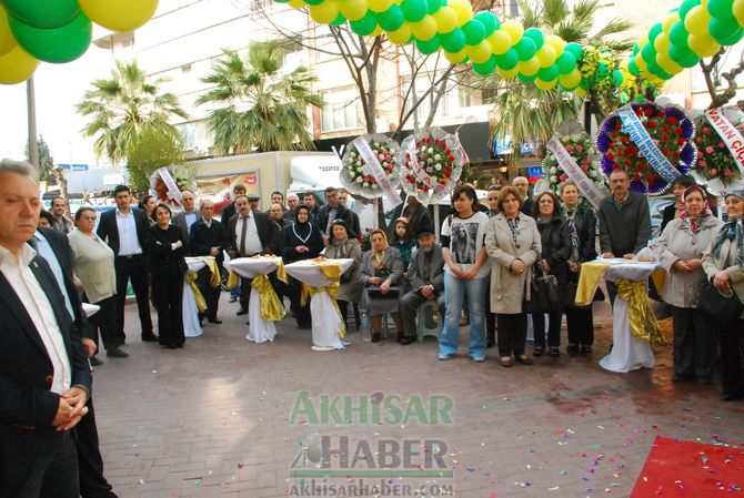 Ak Gurme Hizmete Açıldı