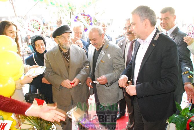 Ak Gurme Hizmete Açıldı