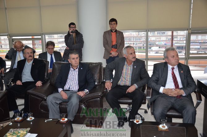 CHP Başkan Adayı Bakırlıoğlu’ndan, Akhisar Belediyesi’ne Ziyaret