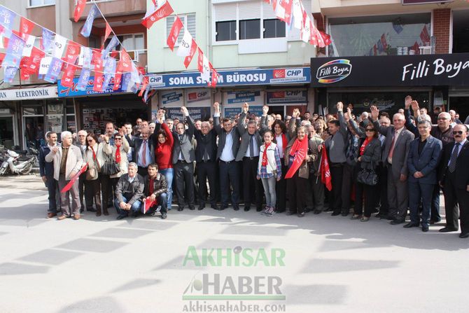 CHP’li Özel Soma’da Taşeron İşçilere Söz Verdi 