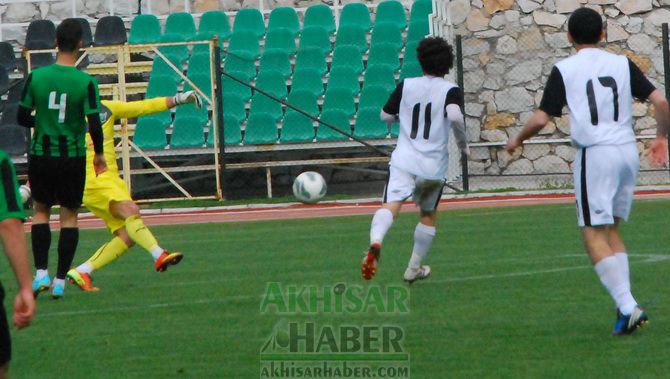 Akhisarlı Gençler, Nazilli'yi 2-1 Mağlup Etti