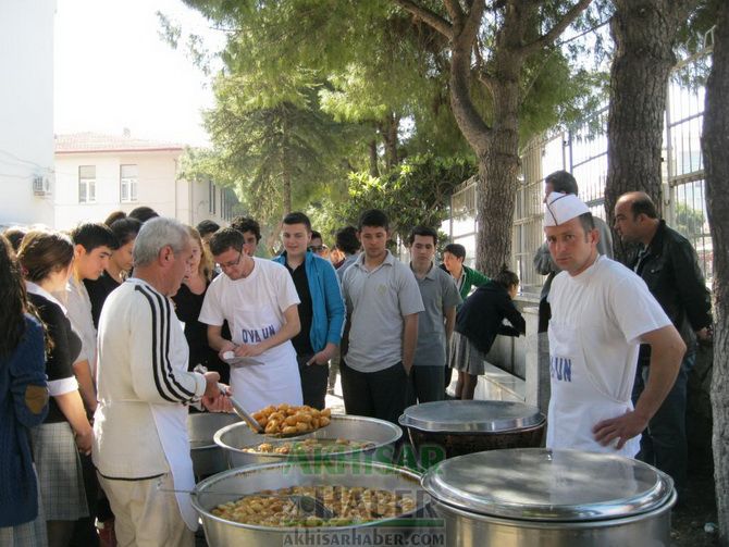 Çağlak Anadolu Lisesi Şehitlerimiz İçin Lokma Hayrı Yaptı