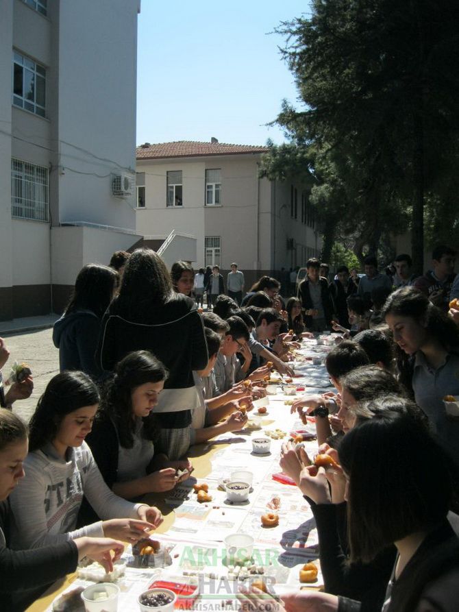 Çağlak Anadolu Lisesi Şehitlerimiz İçin Lokma Hayrı Yaptı