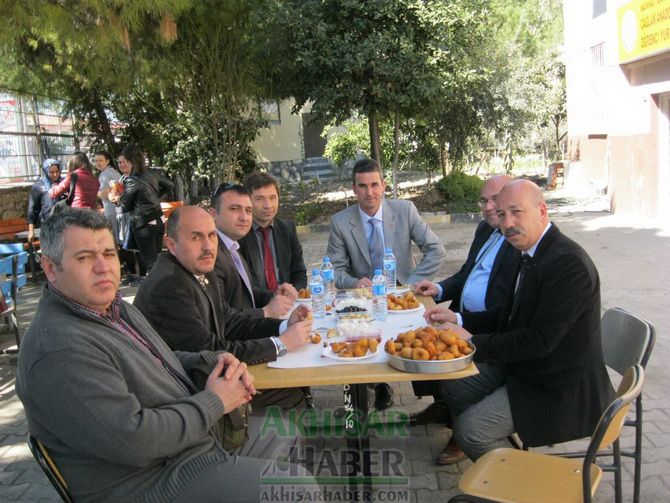 Çağlak Anadolu Lisesi Şehitlerimiz İçin Lokma Hayrı Yaptı