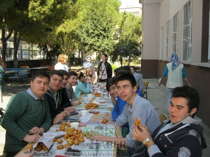 Çağlak Anadolu Lisesi Şehitlerimiz İçin Lokma Hayrı Yaptı