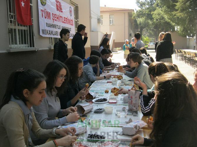 Çağlak Anadolu Lisesi Şehitlerimiz İçin Lokma Hayrı Yaptı