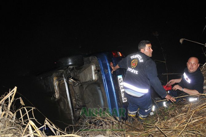 Otomobil Gediz Nehri’ne Uçtu! 4 Ölü