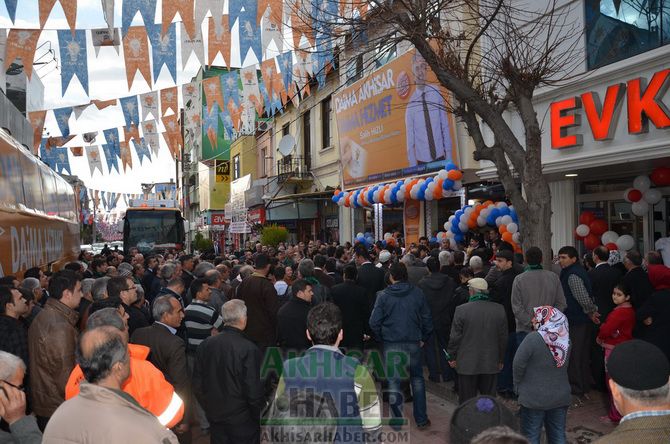 Spor Bakanı Kılıç, AK Parti Seçim Bürosunu Açtı