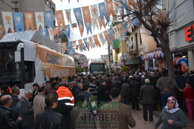 Spor Bakanı Kılıç, AK Parti Seçim Bürosunu Açtı