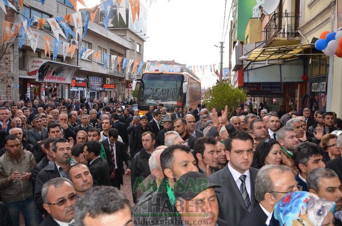 Spor Bakanı Kılıç, AK Parti Seçim Bürosunu Açtı