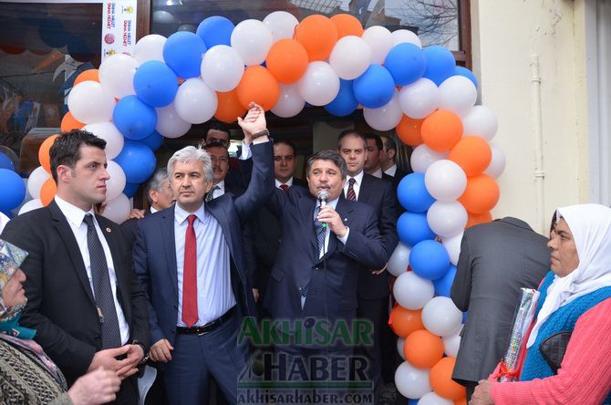 Spor Bakanı Kılıç, AK Parti Seçim Bürosunu Açtı