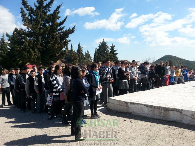 Ş.Ali Bozkurt İlköğretim Kurumu, Şehit Ali Bozkurt’u Mezarı Başında Andı