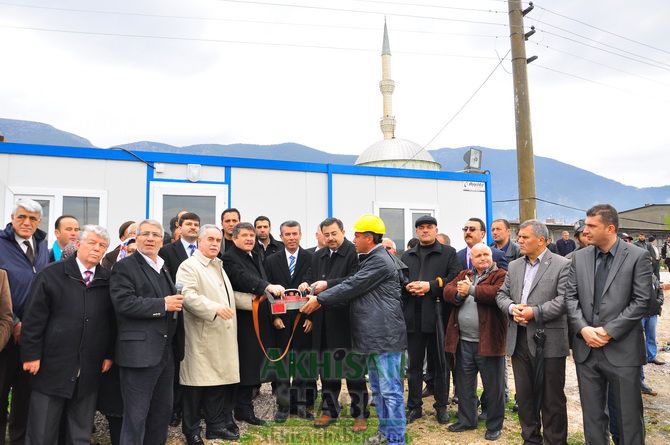 Tanrıverdi, Kırkağaç Oto Terminalinin Temelini Attı