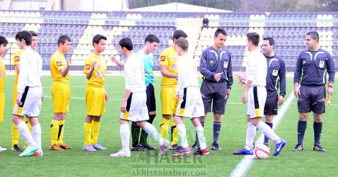 U-15 Türkiye Şampiyonasında, İlk Gün Maçlarında Damlaspor ve Sultanbeyli Rakiplerini Yendi 