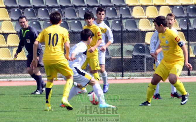 U-15 Türkiye Şampiyonasında, İlk Gün Maçlarında Damlaspor ve Sultanbeyli Rakiplerini Yendi 