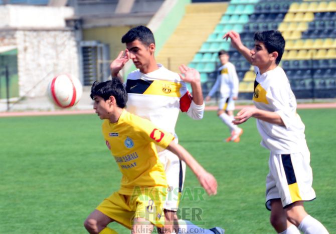 U-15 Türkiye Şampiyonasında, İlk Gün Maçlarında Damlaspor ve Sultanbeyli Rakiplerini Yendi 