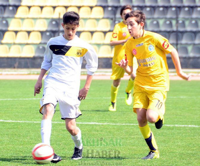 U-15 Türkiye Şampiyonasında, İlk Gün Maçlarında Damlaspor ve Sultanbeyli Rakiplerini Yendi 