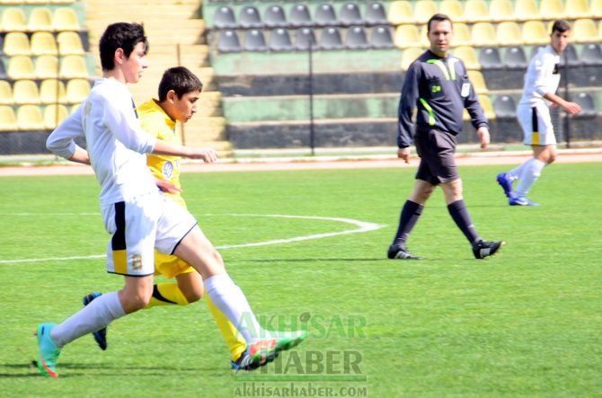 U-15 Türkiye Şampiyonasında, İlk Gün Maçlarında Damlaspor ve Sultanbeyli Rakiplerini Yendi 