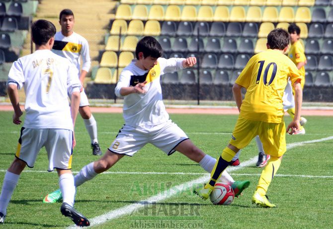 U-15 Türkiye Şampiyonasında, İlk Gün Maçlarında Damlaspor ve Sultanbeyli Rakiplerini Yendi 