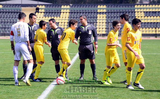 U-15 Türkiye Şampiyonasında, İlk Gün Maçlarında Damlaspor ve Sultanbeyli Rakiplerini Yendi 