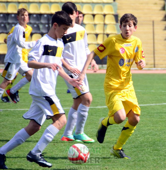 U-15 Türkiye Şampiyonasında, İlk Gün Maçlarında Damlaspor ve Sultanbeyli Rakiplerini Yendi 