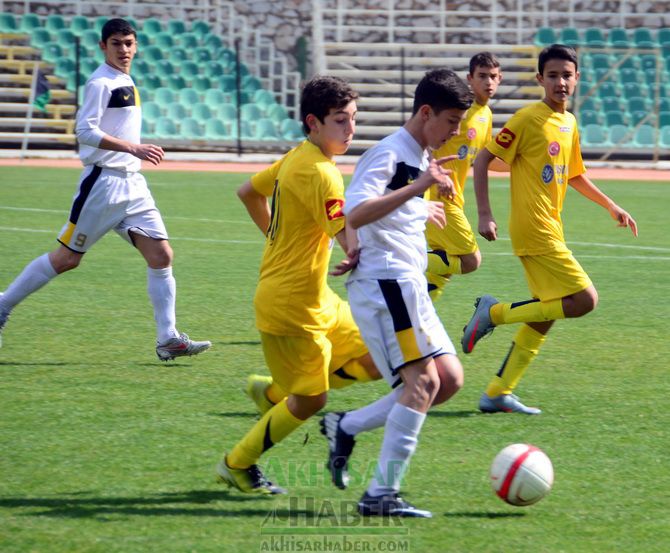 U-15 Türkiye Şampiyonasında, İlk Gün Maçlarında Damlaspor ve Sultanbeyli Rakiplerini Yendi 