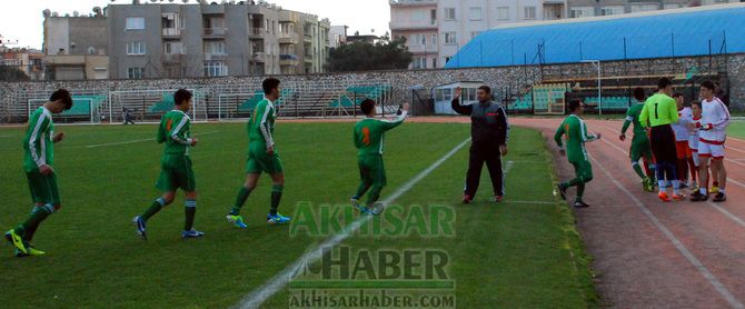 U-15 Türkiye Şampiyonasında, İlk Gün Maçlarında Damlaspor ve Sultanbeyli Rakiplerini Yendi 