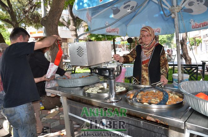 44 Sokak Esnafından 3. Geleneksel Hayrı