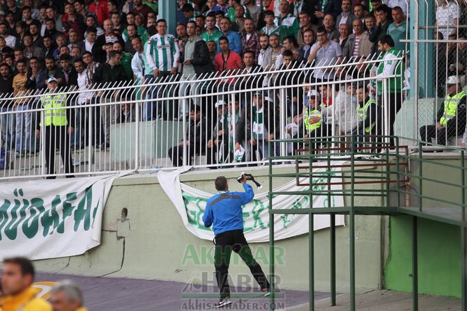 Akhisar Deplasmanında vurgun yedi 4-0