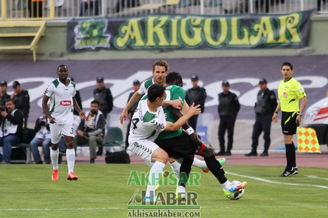 Akhisar Deplasmanında vurgun yedi 4-0