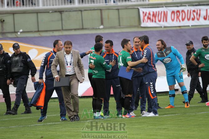 Akhisar Deplasmanında vurgun yedi 4-0