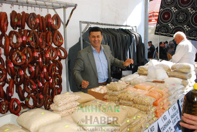 Gülbahçe, Hasbahçe, Gülbahar ve Yıldız Öğrenci Yurtları Hayır Çarşısına İlgi Yoğun Oldu