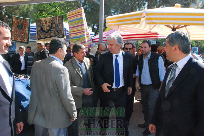 Gülbahçe, Hasbahçe, Gülbahar ve Yıldız Öğrenci Yurtları Hayır Çarşısına İlgi Yoğun Oldu