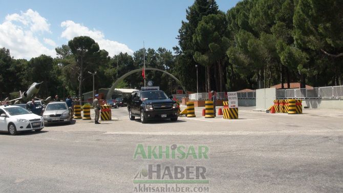 Cumhurbaşkanı Gül, Akhisar’da Yaralı Maden İşçilerini Ziyaret Etti