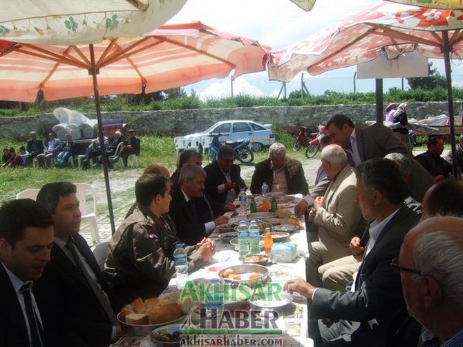 MHP Mahalle Mahalle Dolaşıyor