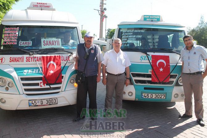 Akhisar’da Şehiriçi Minibüsçüler Siyah Kurdele Taktı