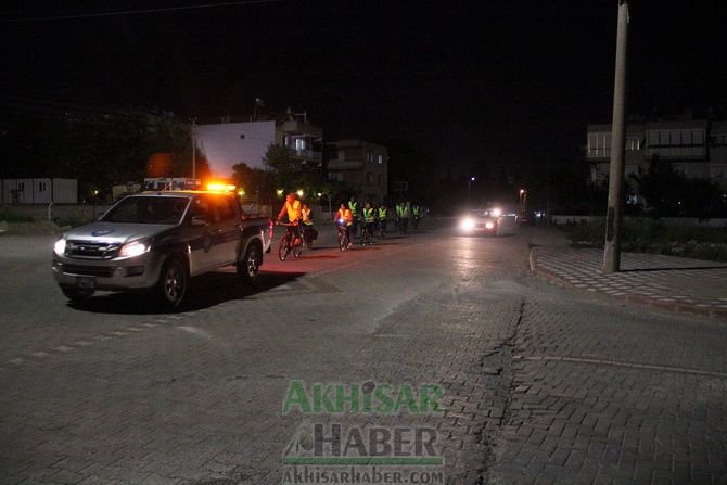 Akhisar’da Şehrin Yeni Rengi, Perşembe Akşamı Bisikletçileri