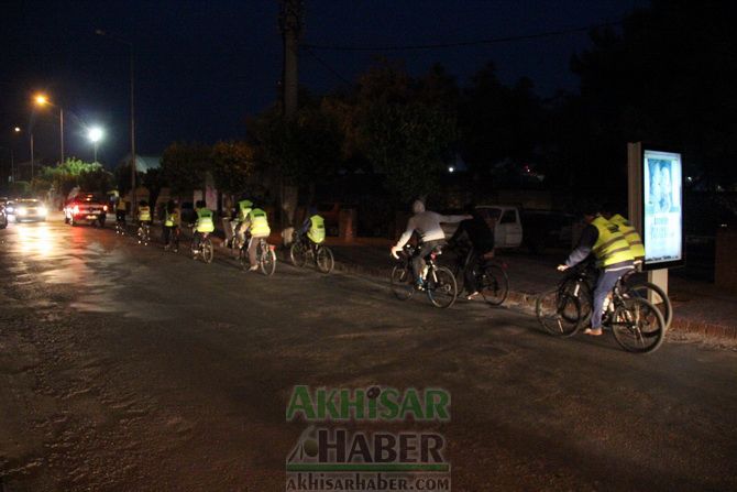 Akhisar’da Şehrin Yeni Rengi, Perşembe Akşamı Bisikletçileri