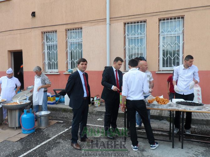 Akhisar Ticaret Meslek Lisesi’nde Lokma Hayrı Yapıldı